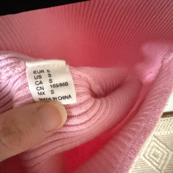 Pink Ribbed Women's Top - Picture 3 of 3